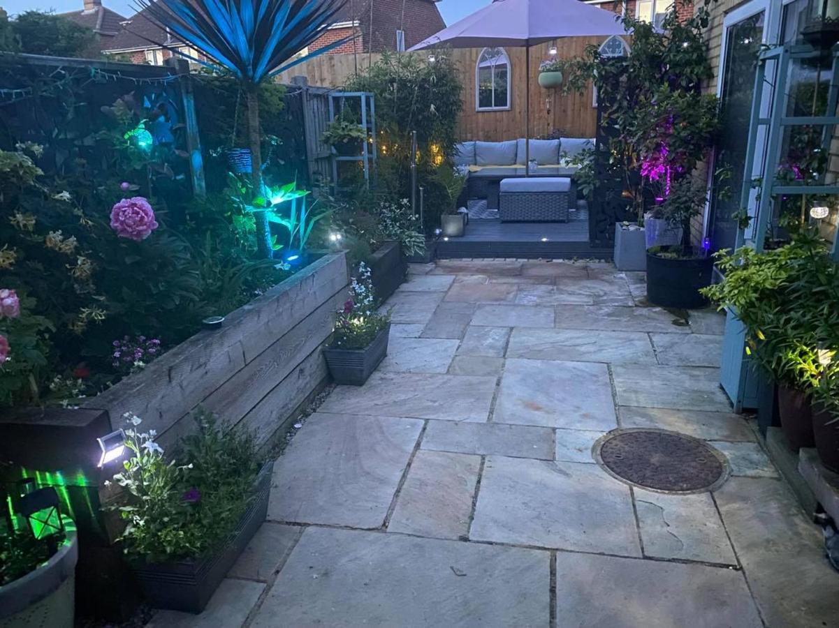 Secret Gem 1 Bed Garden Flat Private Luxury Hot Tub Apartment Bournemouth Exterior photo